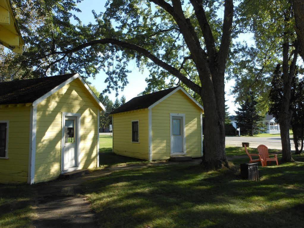 Katahdin Cabins Hotel Millinocket ภายนอก รูปภาพ