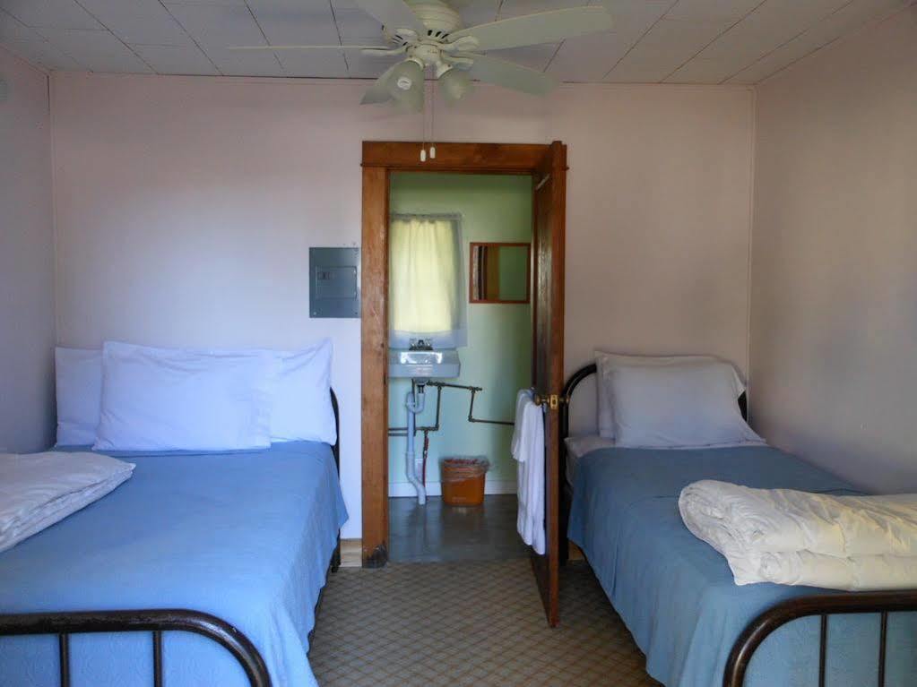 Katahdin Cabins Hotel Millinocket ภายนอก รูปภาพ