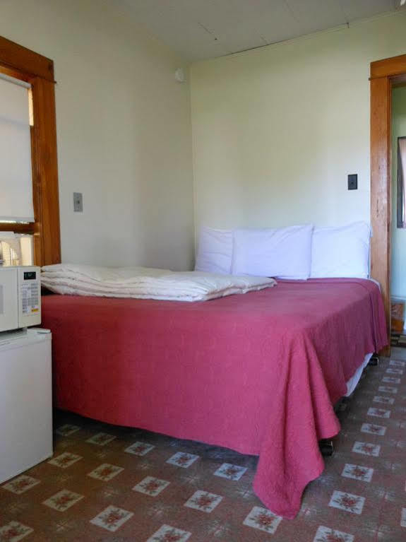 Katahdin Cabins Hotel Millinocket ภายนอก รูปภาพ