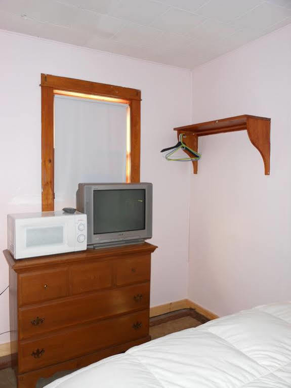 Katahdin Cabins Hotel Millinocket ภายนอก รูปภาพ