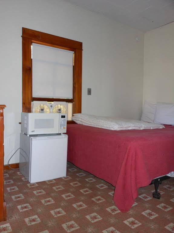 Katahdin Cabins Hotel Millinocket ภายนอก รูปภาพ